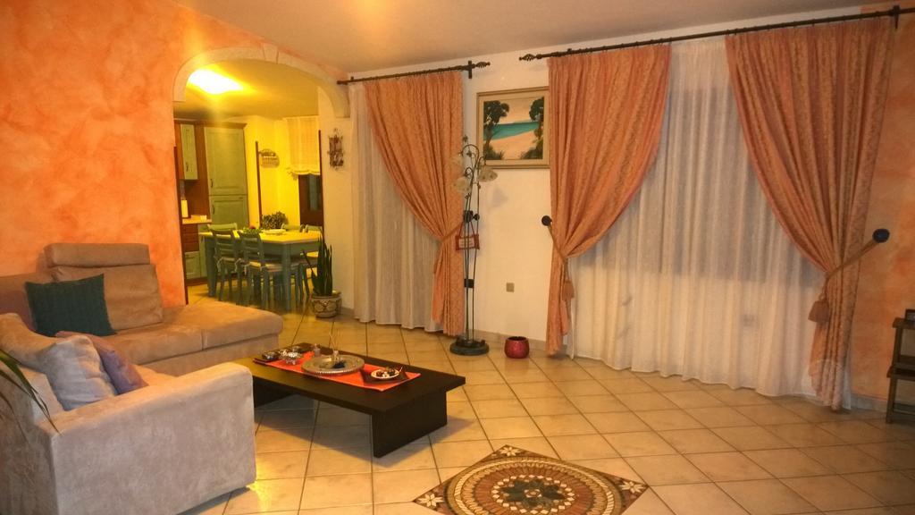 Casa Rosina Apartman Orosei Kültér fotó